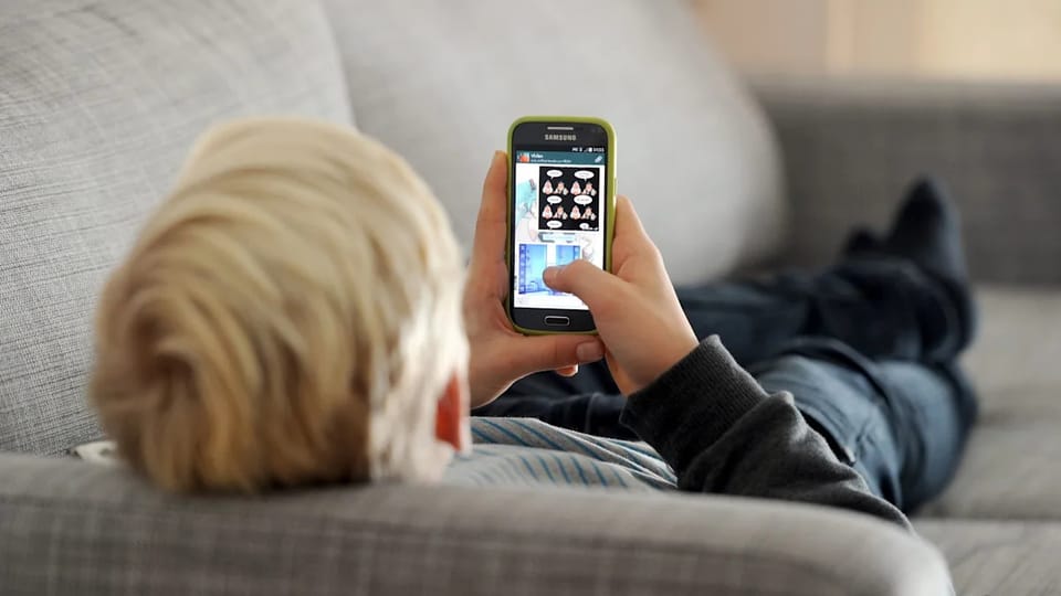 Meta to alert parents if teens discuss self-harm in AI chat sessions